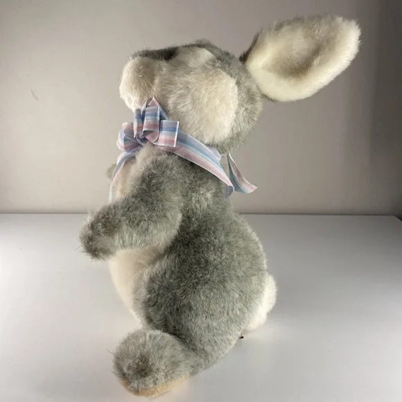 Vintage Avanti Wallace 1984 Applause Bunny Rabbit Plush - Picture 4 of 7